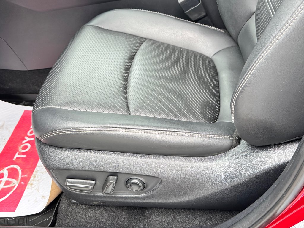 Toyota RAV4 HYBRIDE LIMITED AWD / TRÈS BAS KILOS / WOW !!! / 2021 à Thetford Mines, Québec - 35 - w1024h768px
