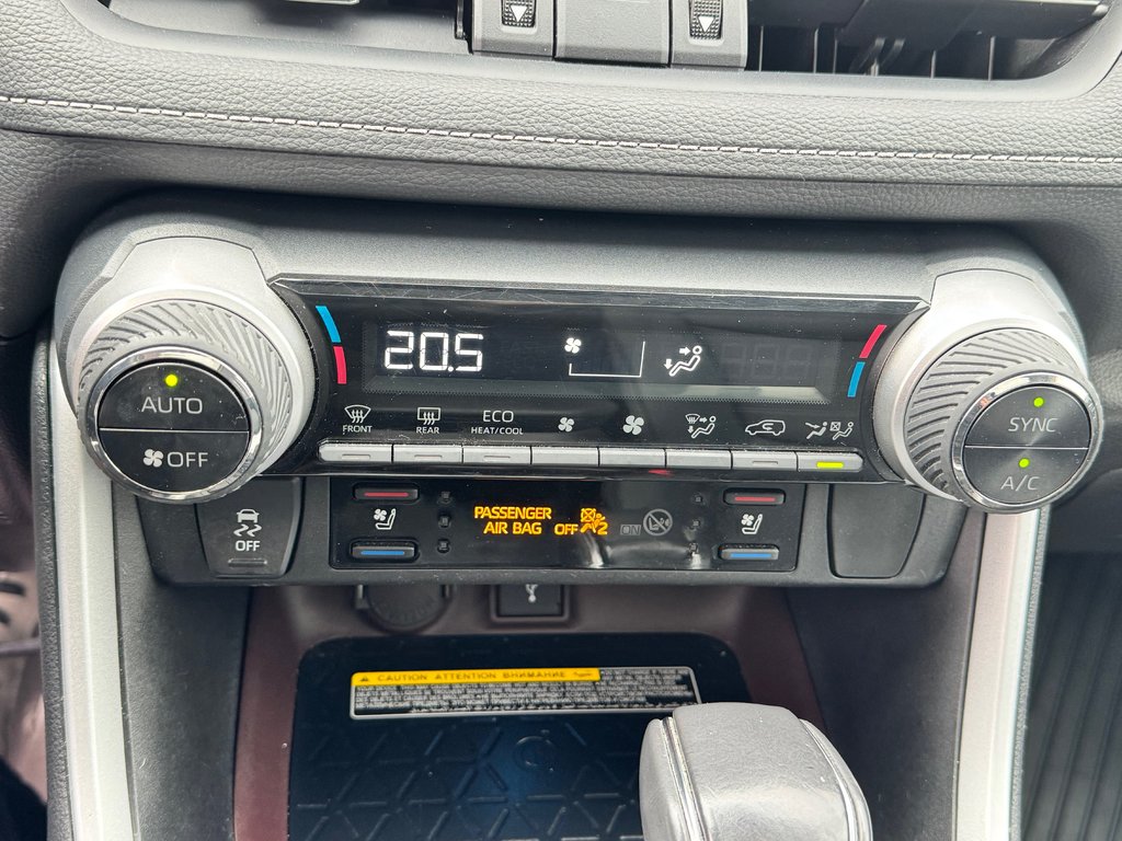 Toyota RAV4 HYBRIDE LIMITED AWD / TRÈS BAS KILOS / WOW !!! / 2021 à Thetford Mines, Québec - 49 - w1024h768px