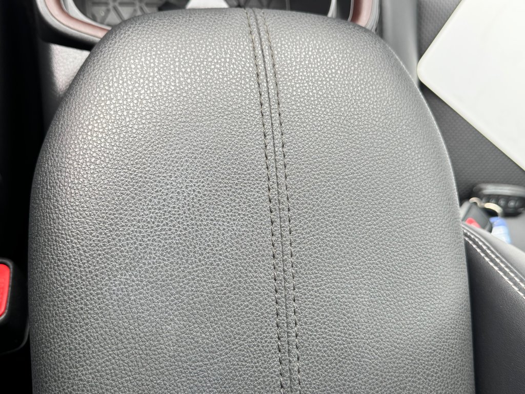Toyota RAV4 HYBRIDE LIMITED AWD / TRÈS BAS KILOS / WOW !!! / 2021 à Thetford Mines, Québec - 54 - w1024h768px
