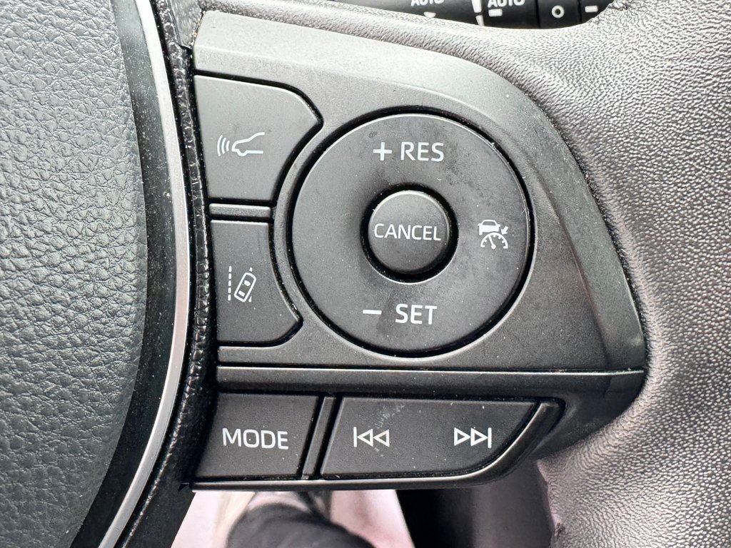 Toyota RAV4 HYBRIDE LIMITED AWD / TRÈS BAS KILOS / WOW !!! / 2021 à Thetford Mines, Québec - 42 - w1024h768px