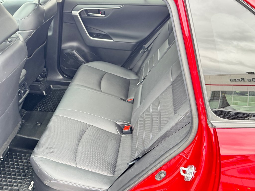 Toyota RAV4 HYBRIDE LIMITED AWD / TRÈS BAS KILOS / WOW !!! / 2021 à Thetford Mines, Québec - 62 - w1024h768px