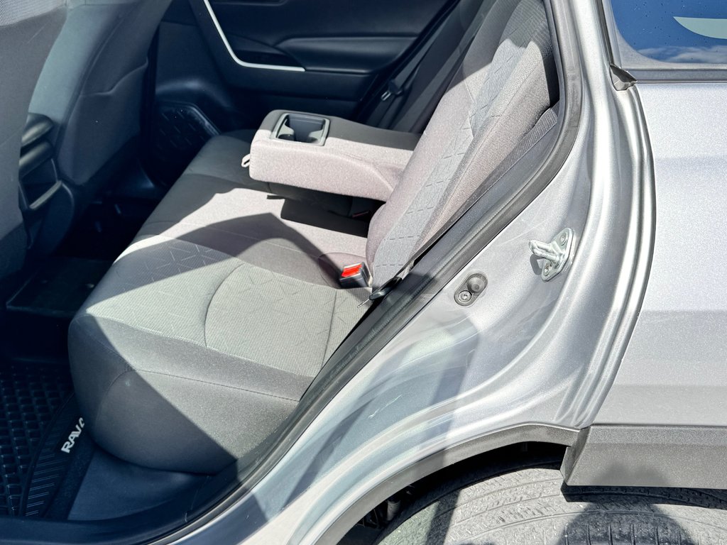 Toyota RAV4 LE AWD / INSPECTÉ / CERTIFIÉ / 1 SEUL PROPRIÉTAIRE 2021 à Thetford Mines, Québec - 53 - w1024h768px