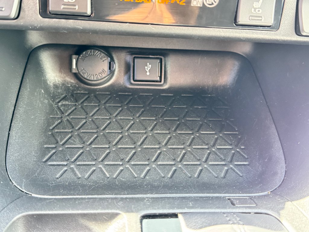 Toyota RAV4 LE AWD / INSPECTÉ / CERTIFIÉ / 1 SEUL PROPRIÉTAIRE 2021 à Thetford Mines, Québec - 42 - w1024h768px