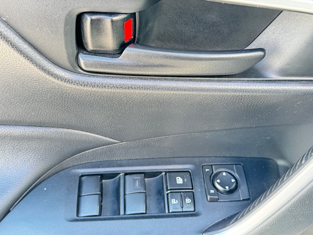 Toyota RAV4 LE AWD / INSPECTÉ / CERTIFIÉ / 1 SEUL PROPRIÉTAIRE 2021 à Thetford Mines, Québec - 26 - w1024h768px