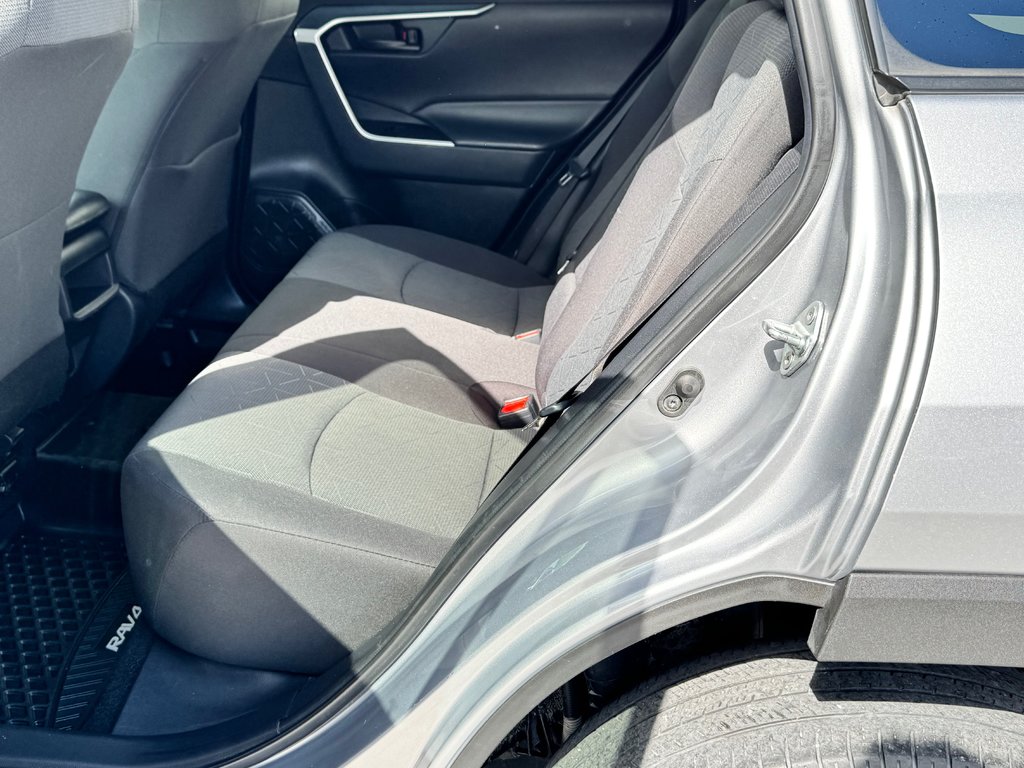 Toyota RAV4 LE AWD / INSPECTÉ / CERTIFIÉ / 1 SEUL PROPRIÉTAIRE 2021 à Thetford Mines, Québec - 52 - w1024h768px
