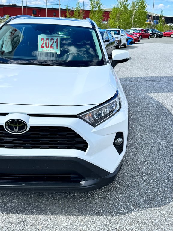 Toyota RAV4 XLE AWD / BAS KILOS / FIABILITÉ LÉGENDAIRE / 2021 à Thetford Mines, Québec - 8 - w1024h768px