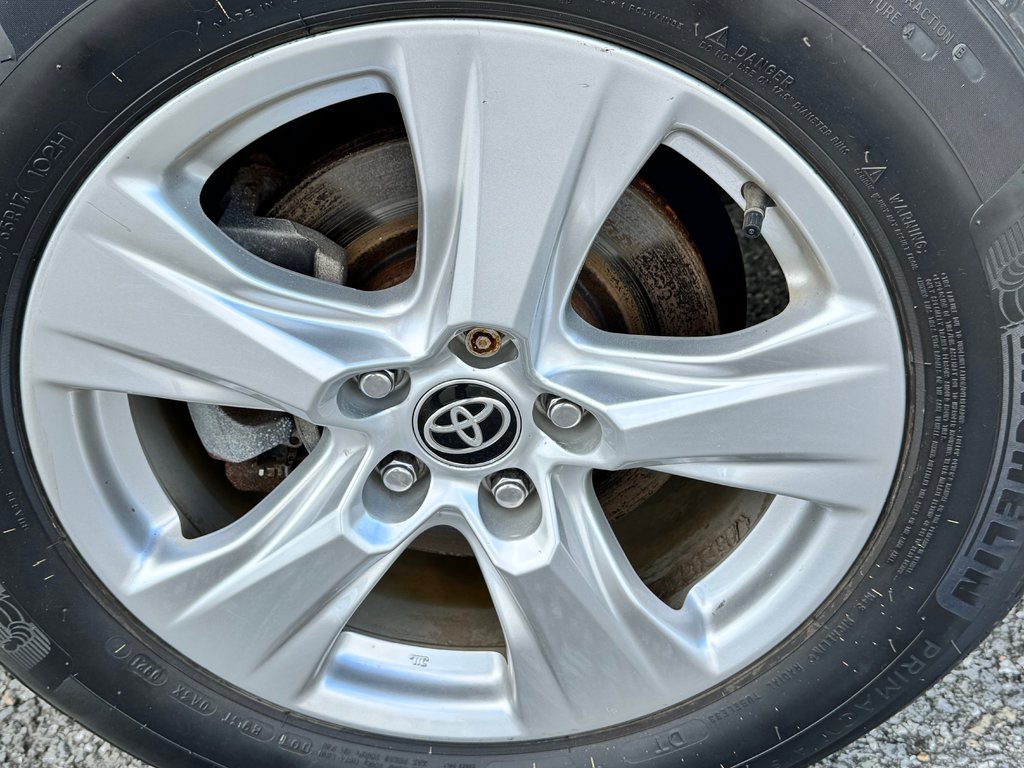 Toyota RAV4 XLE AWD / BAS KILOS / FIABILITÉ LÉGENDAIRE / 2021 à Thetford Mines, Québec - 15 - w1024h768px