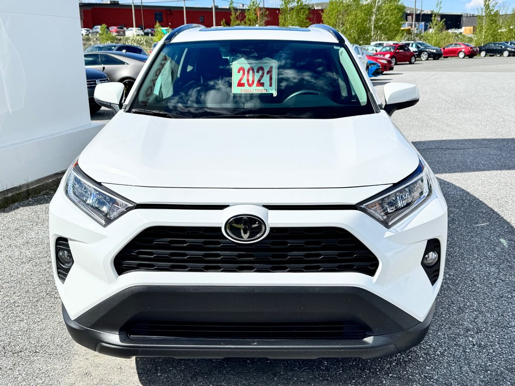 Toyota RAV4 XLE AWD / BAS KILOS / FIABILITÉ LÉGENDAIRE / 2021 à Thetford Mines, Québec - 2 - w1024h768px