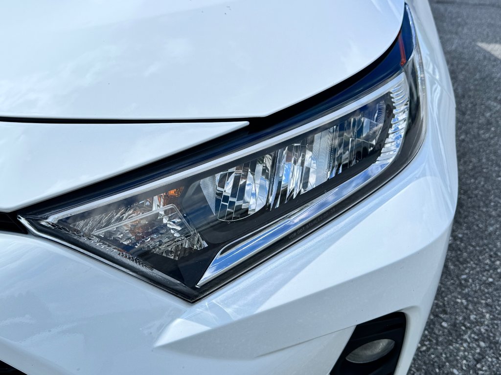 Toyota RAV4 XLE AWD / BAS KILOS / FIABILITÉ LÉGENDAIRE / 2021 à Thetford Mines, Québec - 10 - w1024h768px