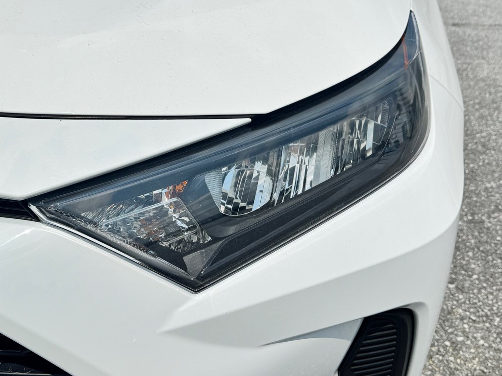 Toyota RAV4 HYBRIDE LE AWD / TRÈS BAS KM / TRÈS ÉCONOMIQUE / 2021 à Thetford Mines, Québec - 10 - w1024h768px