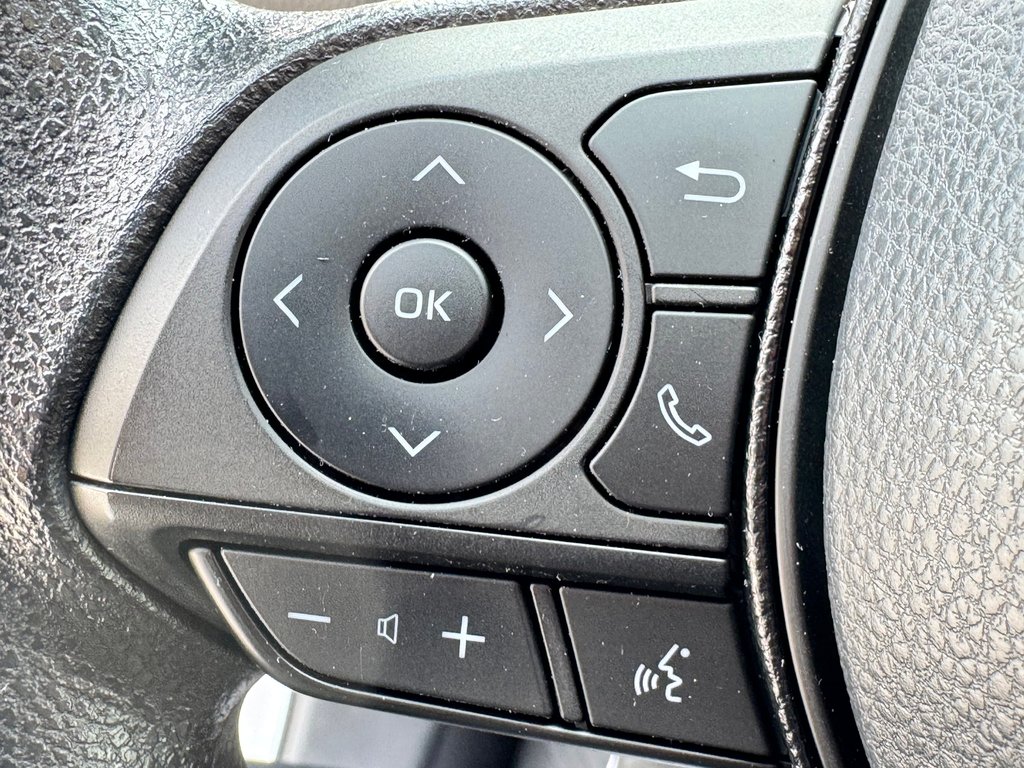 Toyota RAV4 HYBRIDE LE AWD / TRÈS BAS KM / TRÈS ÉCONOMIQUE / 2021 à Thetford Mines, Québec - 33 - w1024h768px
