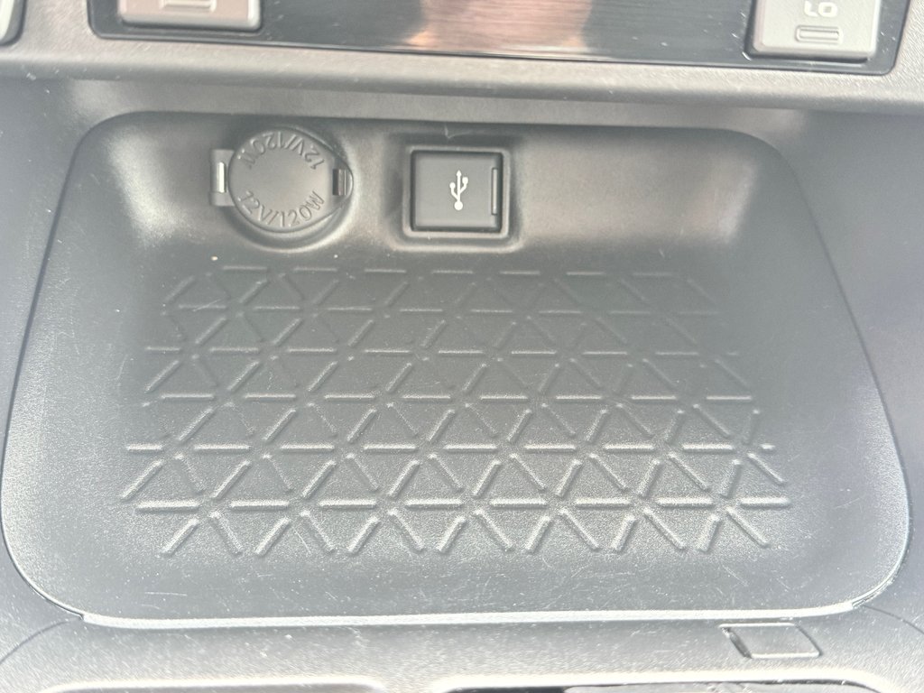 Toyota RAV4 HYBRIDE LE AWD / TRÈS BAS KM / TRÈS ÉCONOMIQUE / 2021 à Thetford Mines, Québec - 44 - w1024h768px