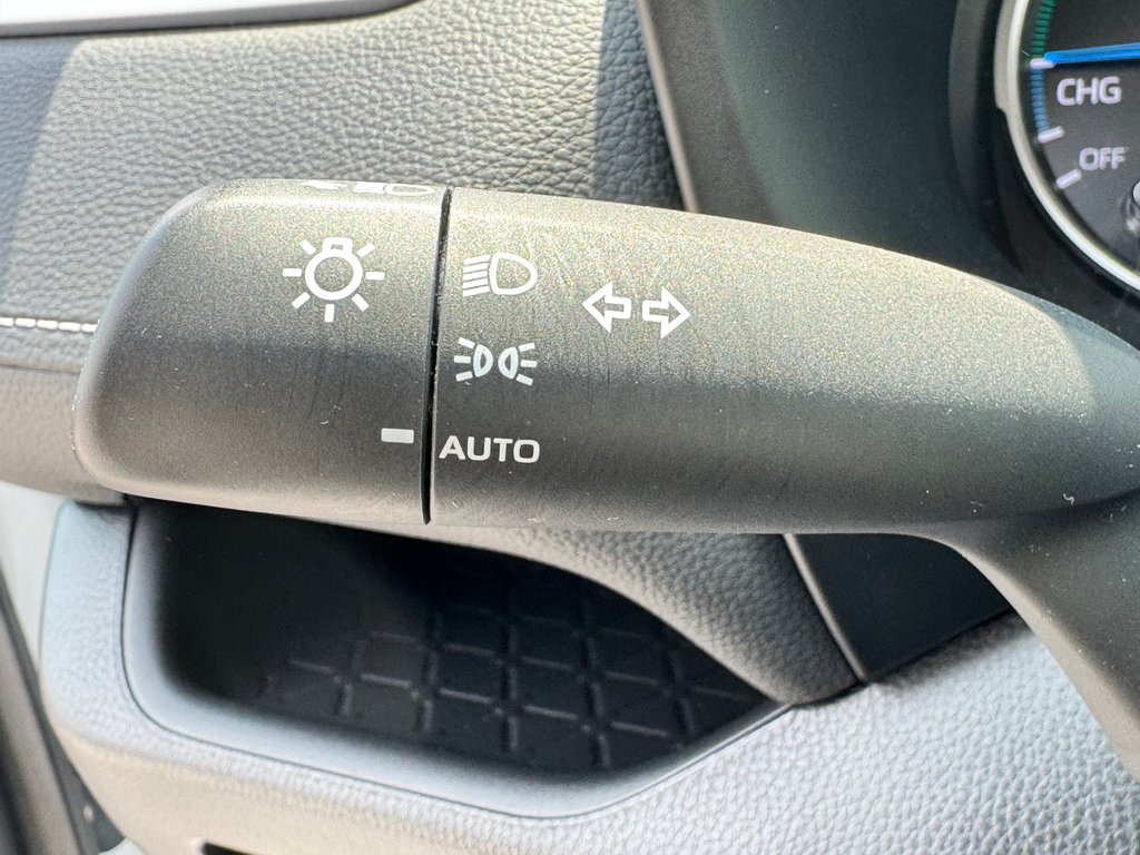 Toyota RAV4 HYBRIDE LE AWD / TRÈS BAS KM / TRÈS ÉCONOMIQUE / 2021 à Thetford Mines, Québec - 34 - w1024h768px
