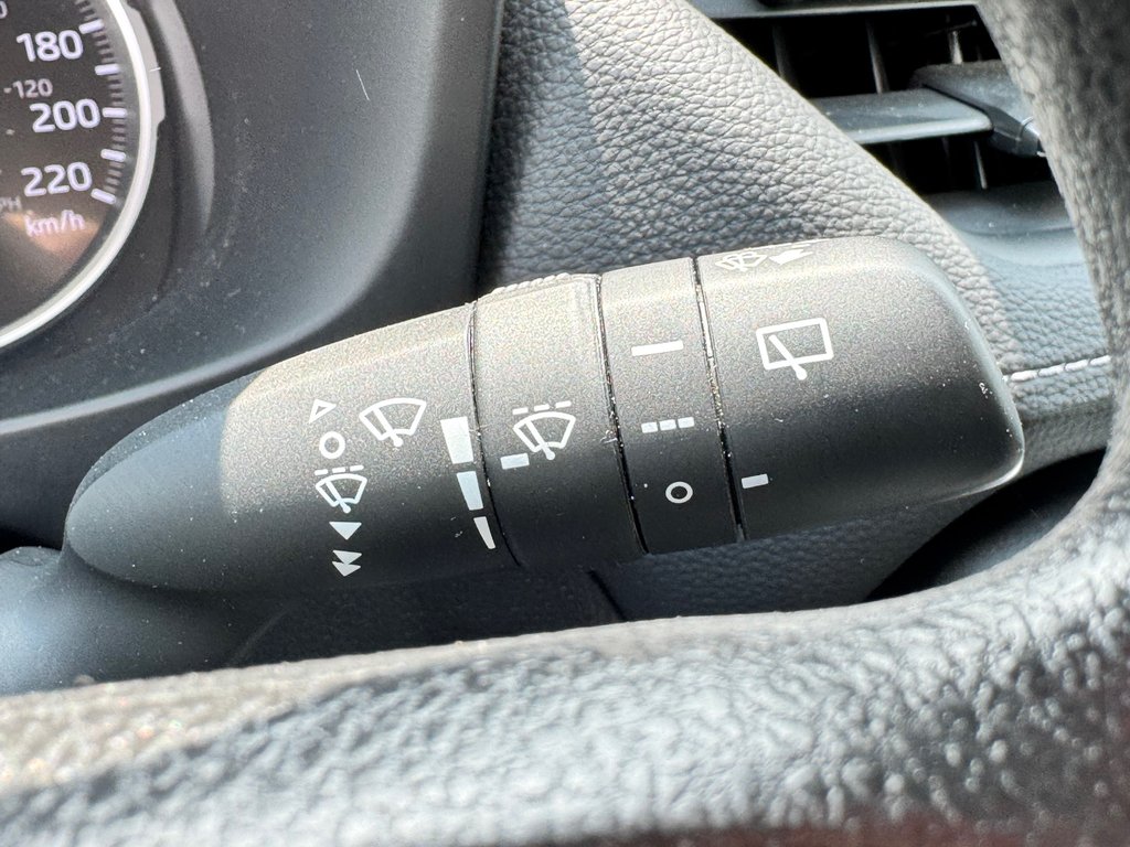 Toyota RAV4 HYBRIDE LE AWD / TRÈS BAS KM / TRÈS ÉCONOMIQUE / 2021 à Thetford Mines, Québec - 36 - w1024h768px