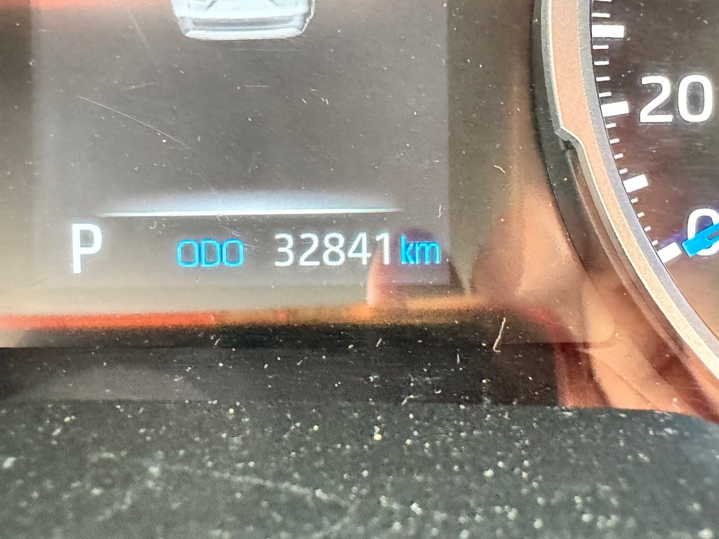 Toyota RAV4 HYBRIDE LE AWD / TRÈS BAS KM / TRÈS ÉCONOMIQUE / 2021 à Thetford Mines, Québec - 37 - w1024h768px