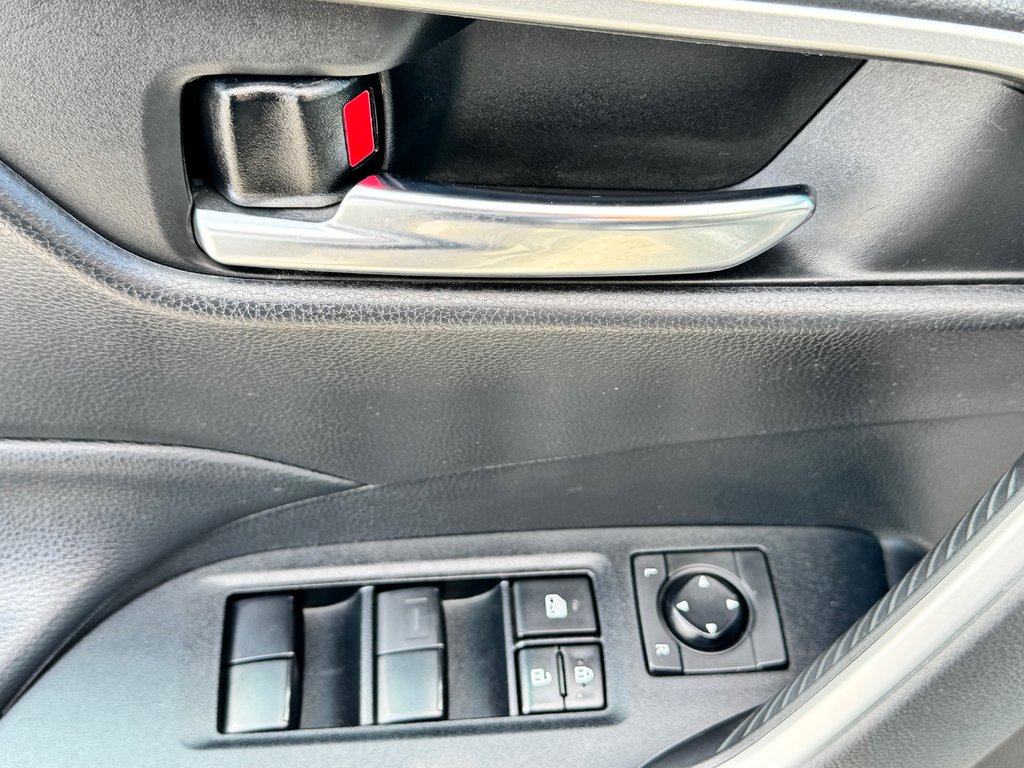 Toyota RAV4 XLE AWD / PEA 22-03-26=100KM / SUPER DEAL / 2021 à Thetford Mines, Québec - 30 - w1024h768px