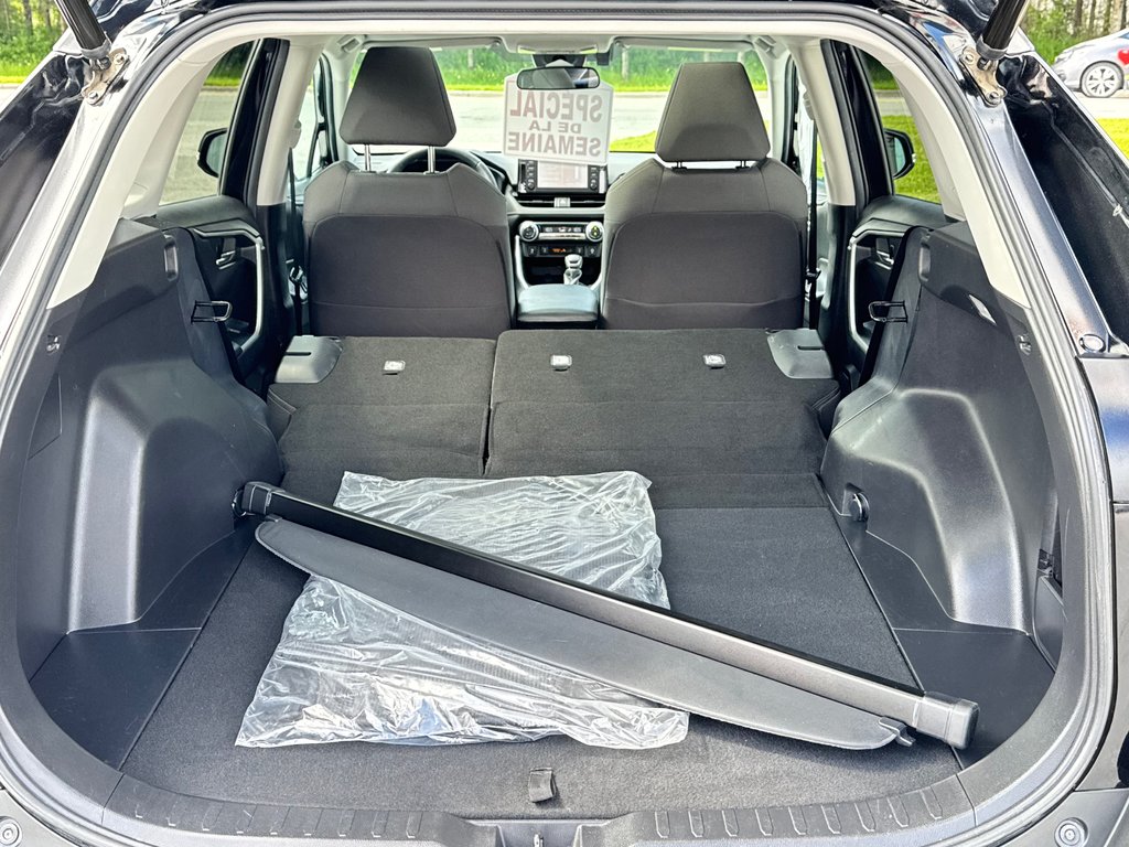 Toyota RAV4 XLE AWD / PEA 22-03-26=100KM / SUPER DEAL / 2021 à Thetford Mines, Québec - 68 - w1024h768px