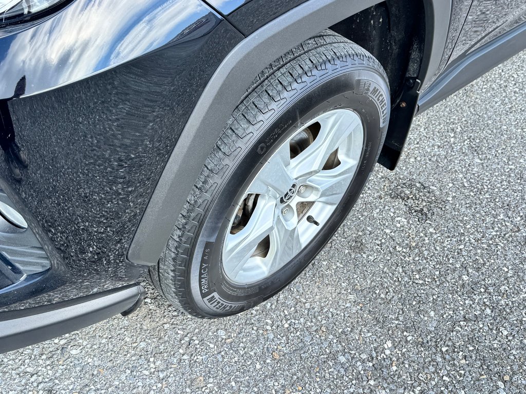 Toyota RAV4 XLE AWD / PEA 22-03-26=100KM / SUPER DEAL / 2021 à Thetford Mines, Québec - 15 - w1024h768px