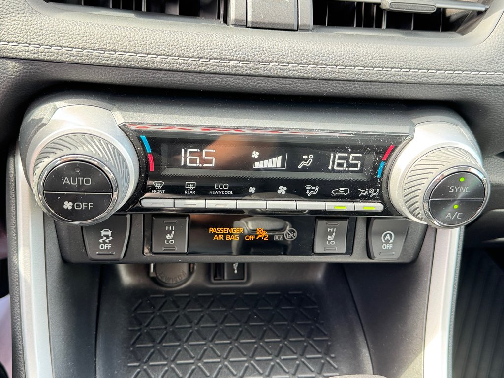 Toyota RAV4 XLE AWD / PEA 22-03-26=100KM / SUPER DEAL / 2021 à Thetford Mines, Québec - 46 - w1024h768px