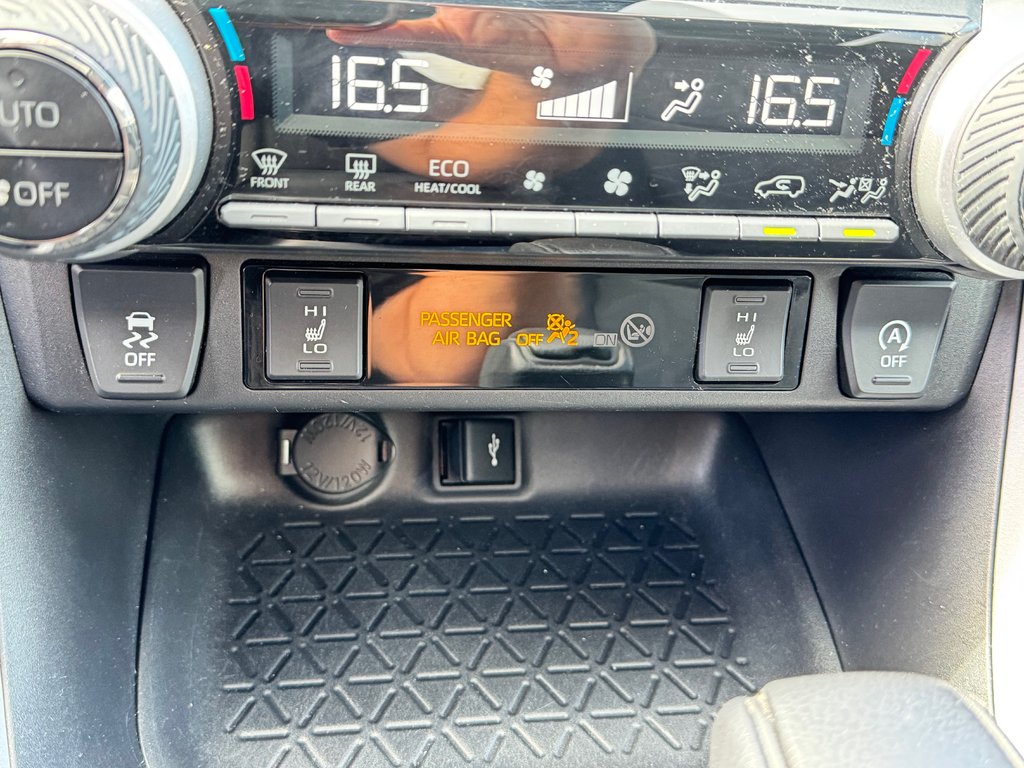 Toyota RAV4 XLE AWD / PEA 22-03-26=100KM / SUPER DEAL / 2021 à Thetford Mines, Québec - 47 - w1024h768px