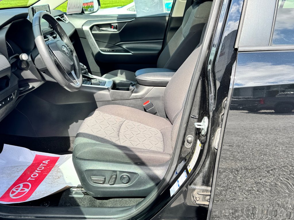 Toyota RAV4 XLE AWD / PEA 22-03-26=100KM / SUPER DEAL / 2021 à Thetford Mines, Québec - 32 - w1024h768px