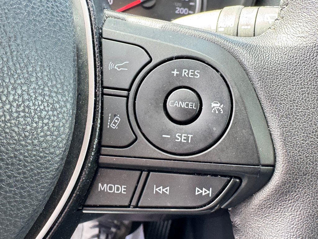 Toyota RAV4 XLE AWD / PEA 22-03-26=100KM / SUPER DEAL / 2021 à Thetford Mines, Québec - 41 - w1024h768px