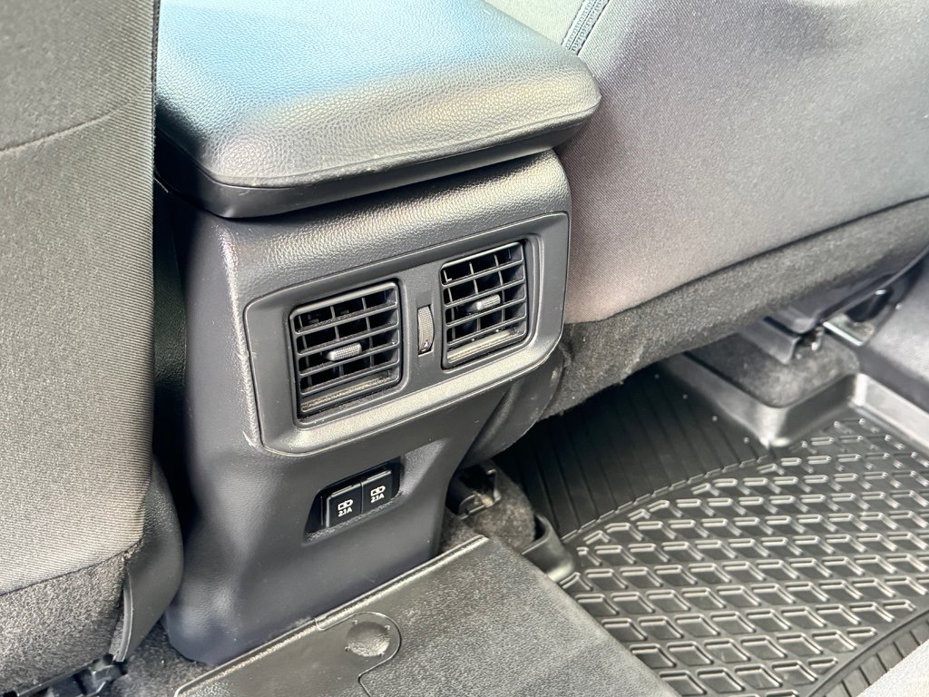 Toyota RAV4 XLE AWD / PEA 22-03-26=100KM / SUPER DEAL / 2021 à Thetford Mines, Québec - 62 - w1024h768px