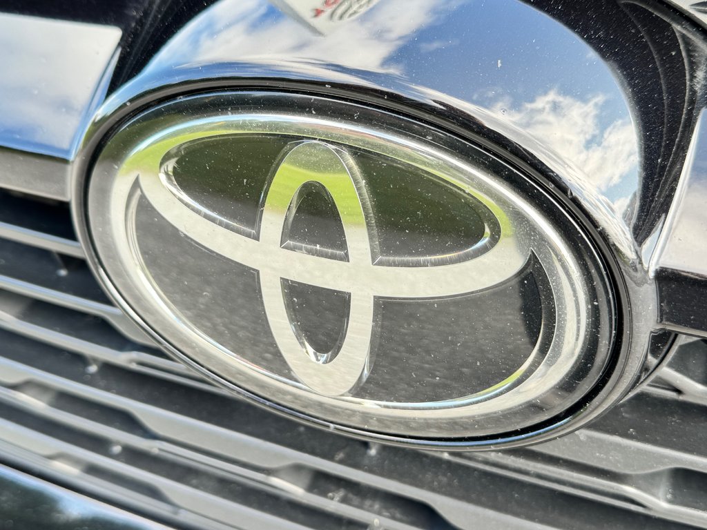 Toyota RAV4 XLE AWD / PEA 22-03-26=100KM / SUPER DEAL / 2021 à Thetford Mines, Québec - 12 - w1024h768px