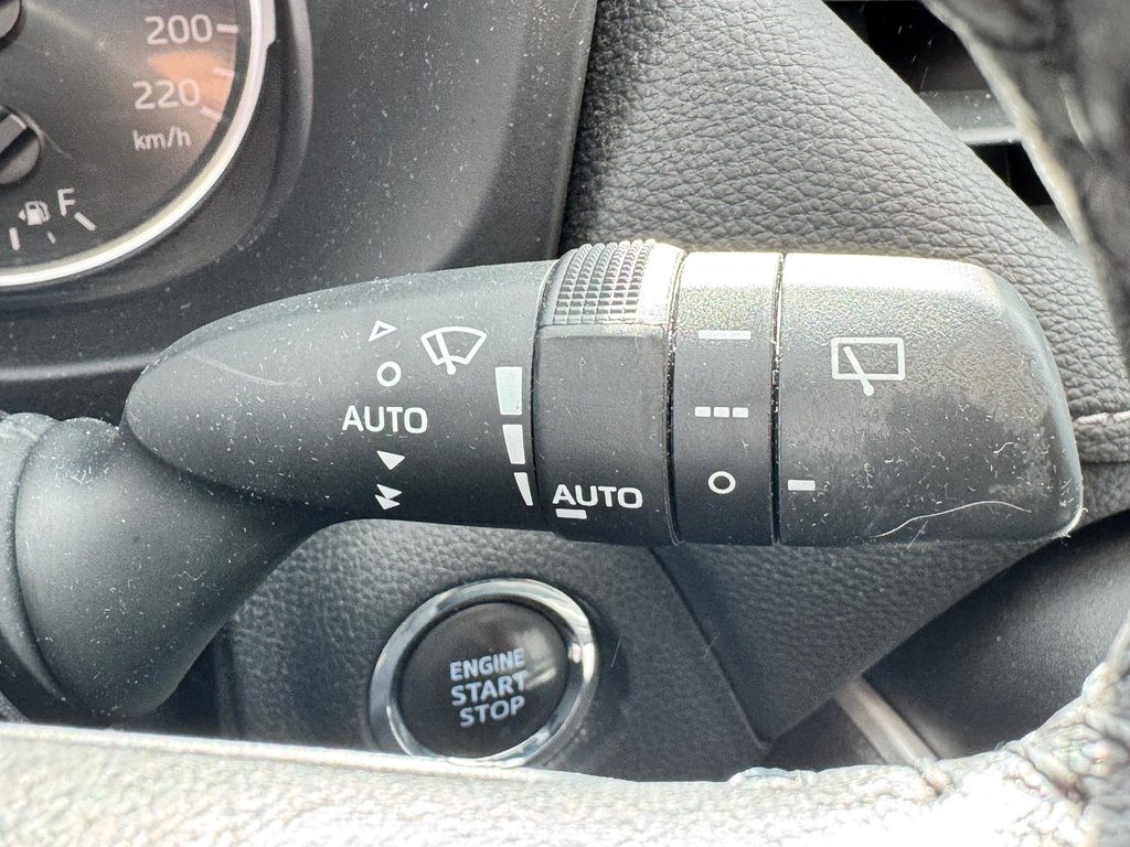 Toyota RAV4 XLE PREMIUM / PEA 02-09-26=100KM / DEAL DE FEU / 2021 à Thetford Mines, Québec - 46 - w1024h768px