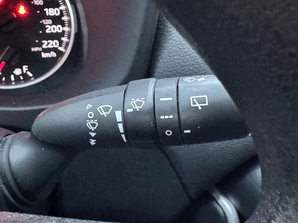 2021 Toyota RAV4 LE FWD / GARANTIE FULL 28-10-26=100KM WOW ! / in Thetford Mines, Quebec - 37 - w1024h768px