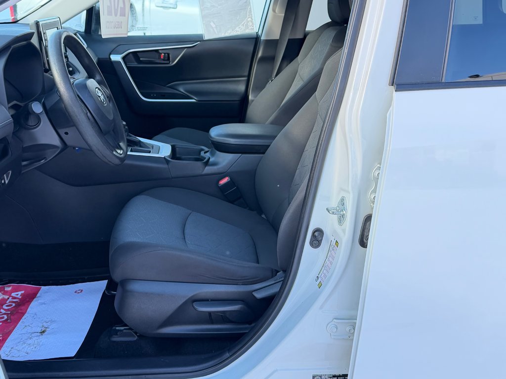2021 Toyota RAV4 LE FWD / GARANTIE FULL 28-10-26=100KM WOW ! / in Thetford Mines, Quebec - 31 - w1024h768px