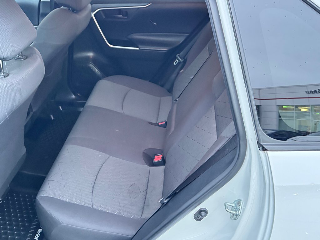 2021 Toyota RAV4 LE FWD / GARANTIE FULL 28-10-26=100KM WOW ! / in Thetford Mines, Quebec - 52 - w1024h768px