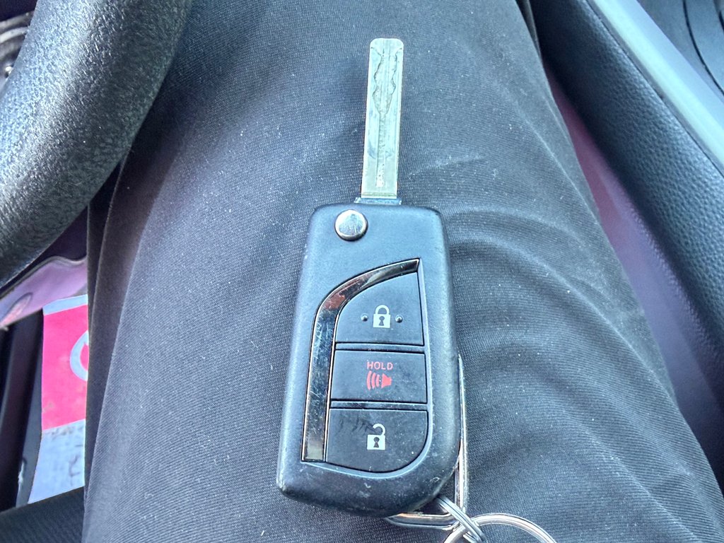 2021 Toyota RAV4 LE FWD / GARANTIE FULL 28-10-26=100KM WOW ! / in Thetford Mines, Quebec - 50 - w1024h768px