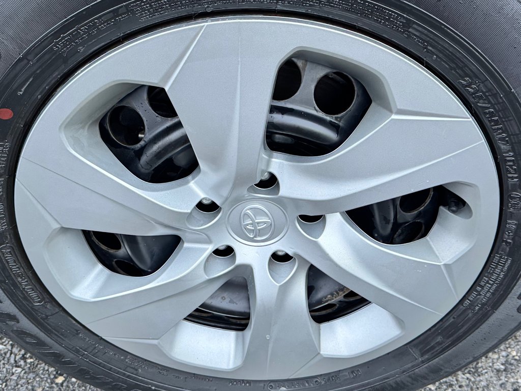 2021 Toyota RAV4 LE FWD / GARANTIE FULL 28-10-26=100KM WOW ! / in Thetford Mines, Quebec - 14 - w1024h768px