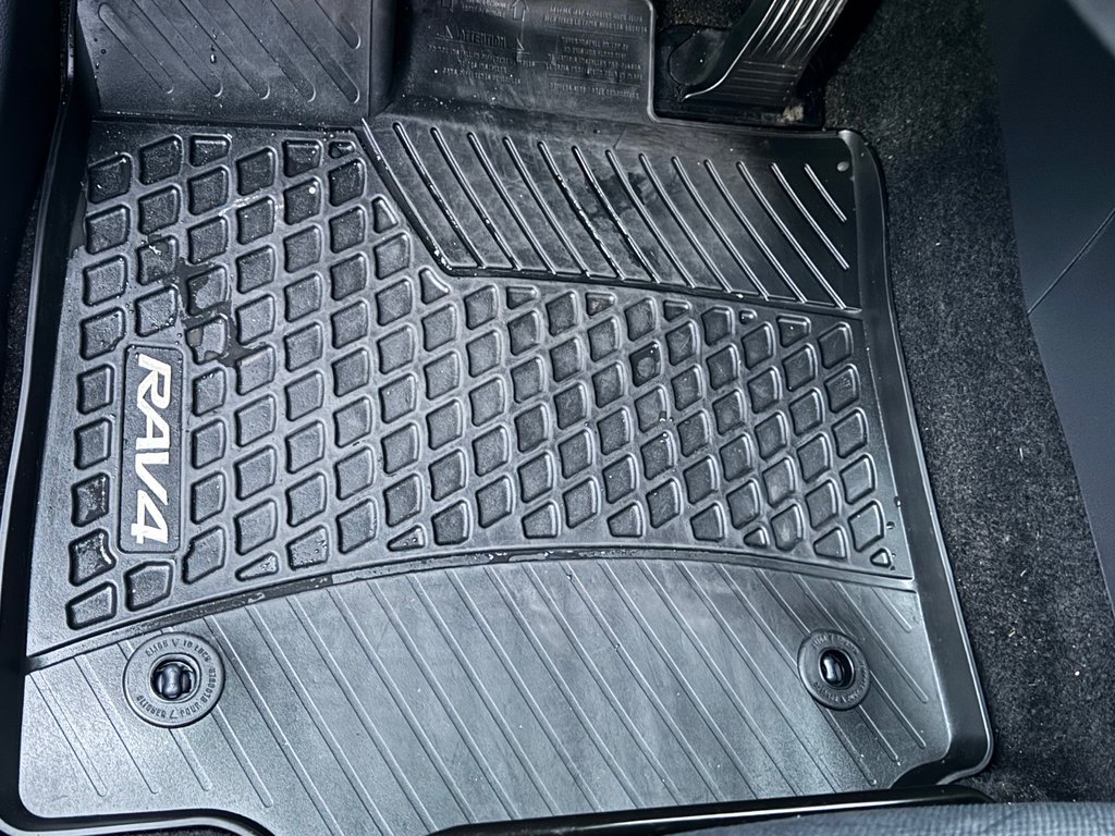 2021 Toyota RAV4 LE FWD / GARANTIE FULL 28-10-26=100KM WOW ! / in Thetford Mines, Quebec - 33 - w1024h768px