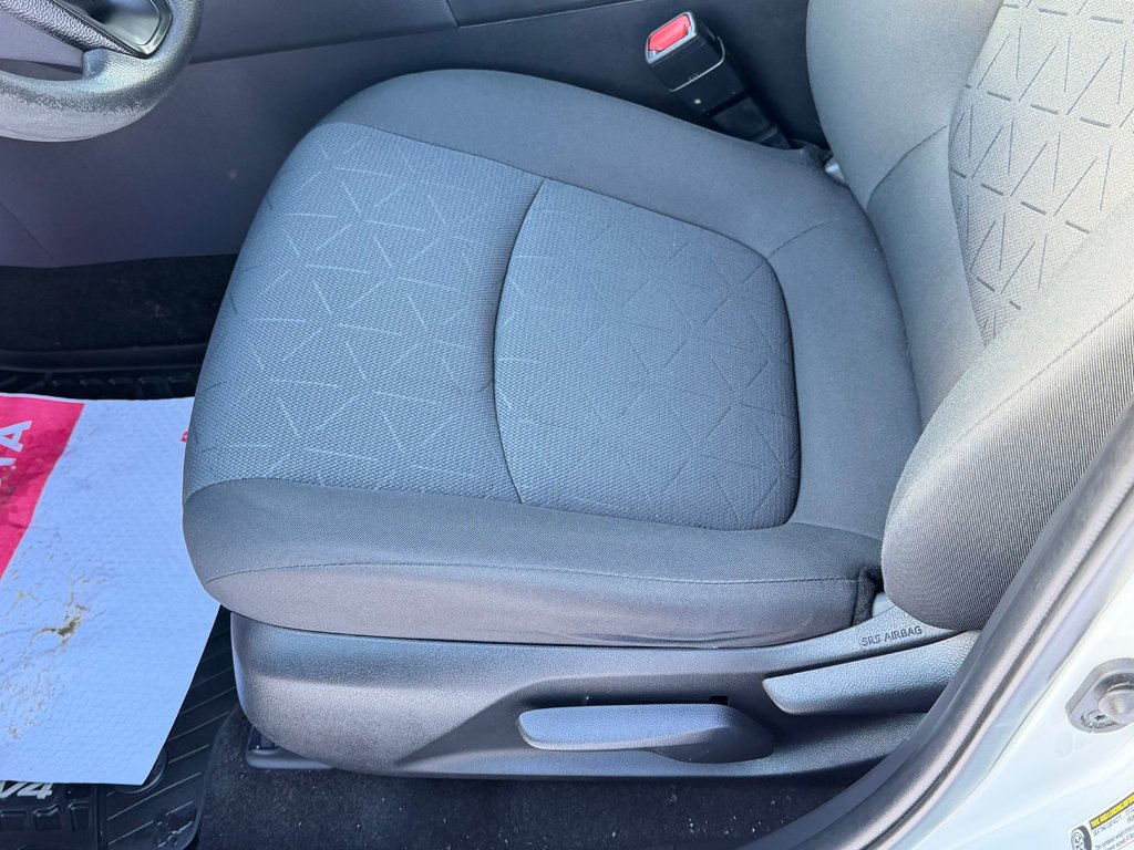 2021 Toyota RAV4 LE FWD / GARANTIE FULL 28-10-26=100KM WOW ! / in Thetford Mines, Quebec - 32 - w1024h768px