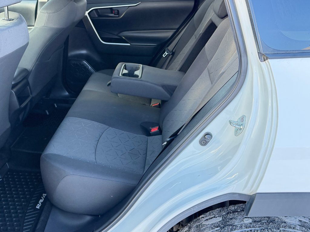2021 Toyota RAV4 LE FWD / GARANTIE FULL 28-10-26=100KM WOW ! / in Thetford Mines, Quebec - 53 - w1024h768px