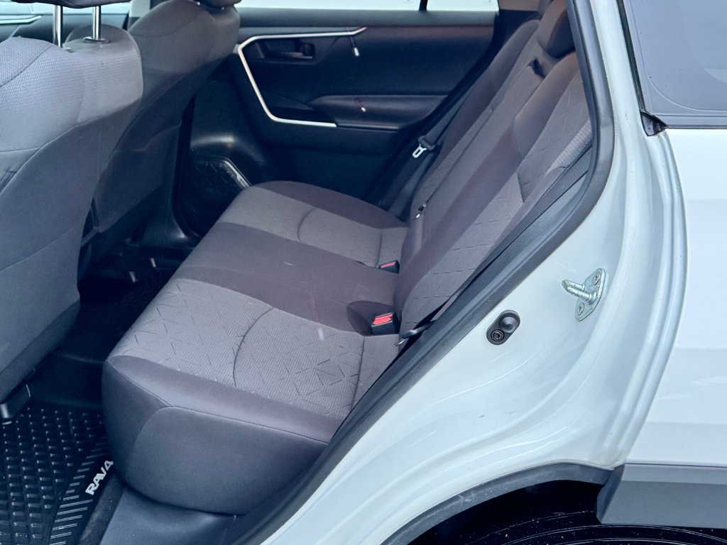 2021 Toyota RAV4 LE FWD / GARANTIE FULL 28-10-26=100KM WOW ! / in Thetford Mines, Quebec - 53 - w1024h768px