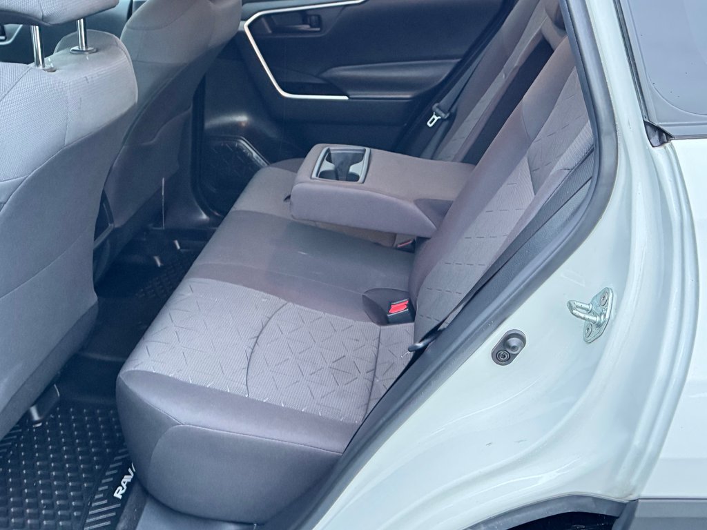 2021 Toyota RAV4 LE FWD / GARANTIE FULL 28-10-26=100KM WOW ! / in Thetford Mines, Quebec - 54 - w1024h768px