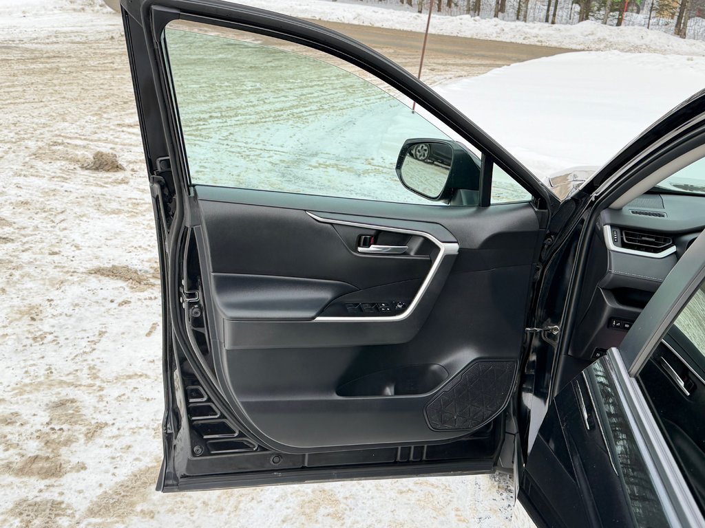 2021 Toyota RAV4 HYBRIDE XLE AWD / ULTRA ÉCONOMIQUE / AUBAINE / in Thetford Mines, Quebec - 30 - w1024h768px