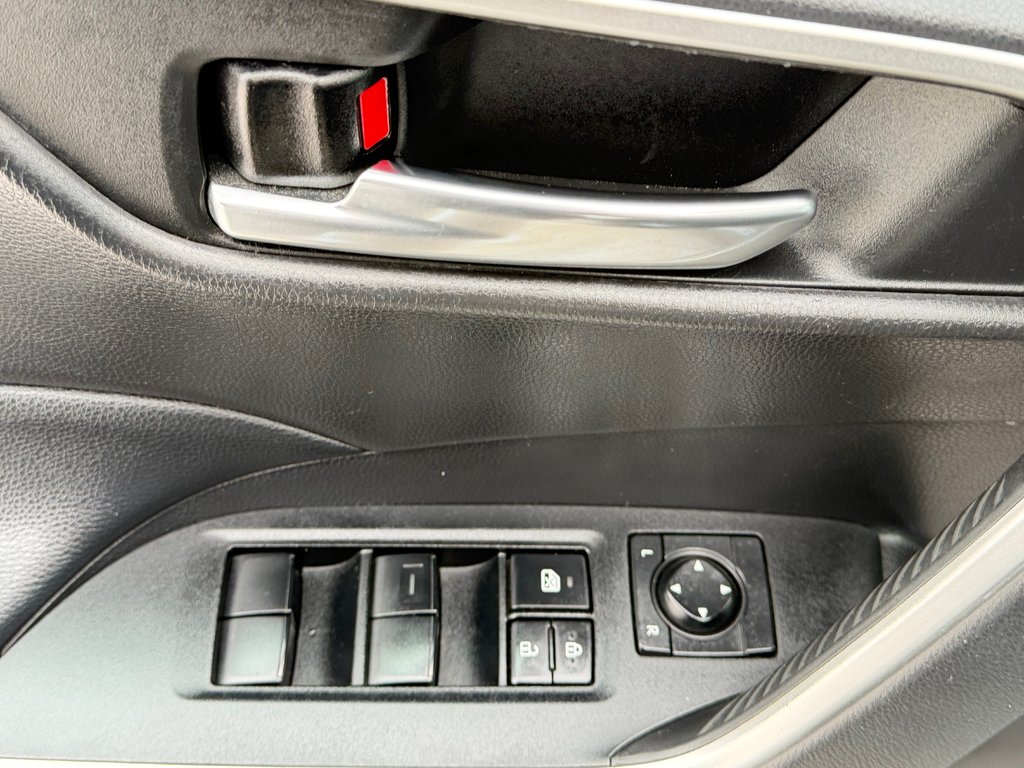 2021 Toyota RAV4 HYBRIDE XLE AWD / ULTRA ÉCONOMIQUE / AUBAINE / in Thetford Mines, Quebec - 31 - w1024h768px