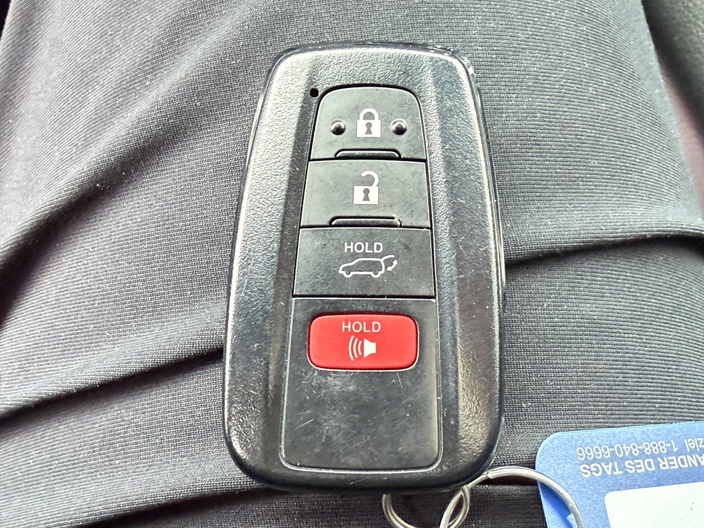 2021 Toyota RAV4 HYBRIDE XLE AWD / ULTRA ÉCONOMIQUE / AUBAINE / in Thetford Mines, Quebec - 56 - w1024h768px