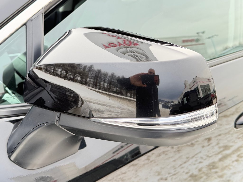 2021 Toyota RAV4 HYBRIDE XLE AWD / ULTRA ÉCONOMIQUE / AUBAINE / in Thetford Mines, Quebec - 18 - w1024h768px