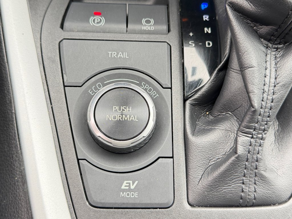 2021 Toyota RAV4 HYBRIDE XLE AWD / ULTRA ÉCONOMIQUE / AUBAINE / in Thetford Mines, Quebec - 50 - w1024h768px
