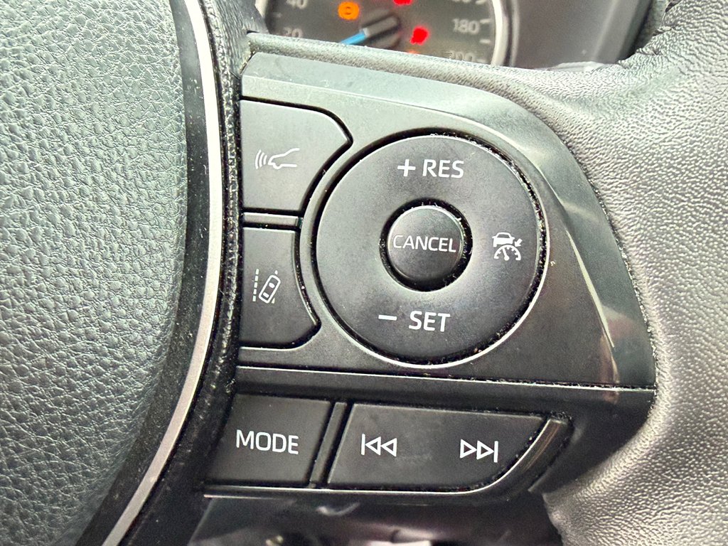 2021 Toyota RAV4 HYBRIDE XLE AWD / ULTRA ÉCONOMIQUE / AUBAINE / in Thetford Mines, Quebec - 42 - w1024h768px