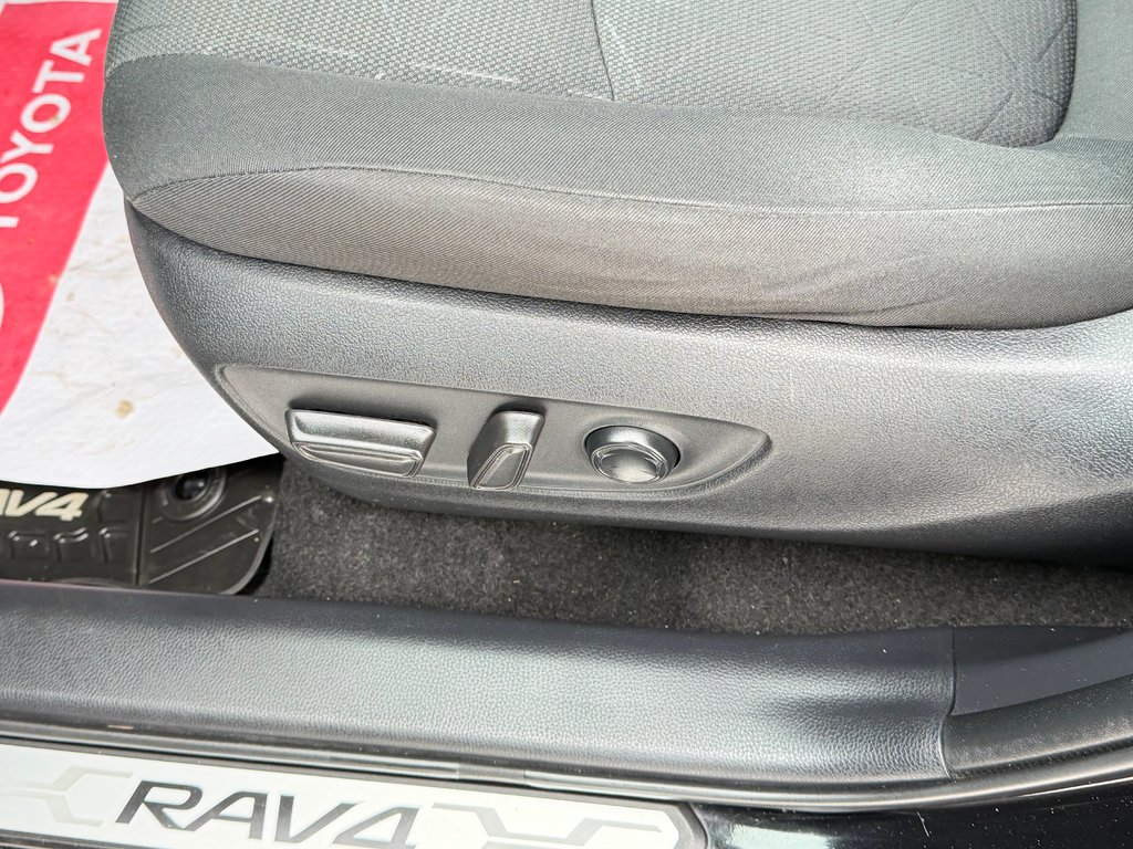 2021 Toyota RAV4 HYBRIDE XLE AWD / ULTRA ÉCONOMIQUE / AUBAINE / in Thetford Mines, Quebec - 35 - w1024h768px