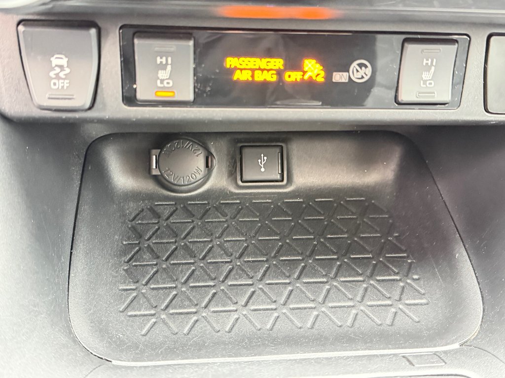 2021 Toyota RAV4 HYBRIDE XLE AWD / ULTRA ÉCONOMIQUE / AUBAINE / in Thetford Mines, Quebec - 48 - w1024h768px