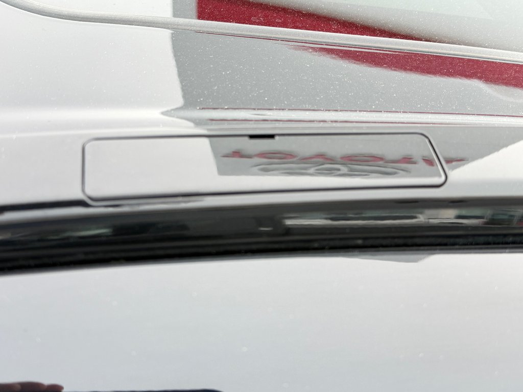 2021 Toyota RAV4 HYBRIDE XLE AWD / ULTRA ÉCONOMIQUE / AUBAINE / in Thetford Mines, Quebec - 21 - w1024h768px