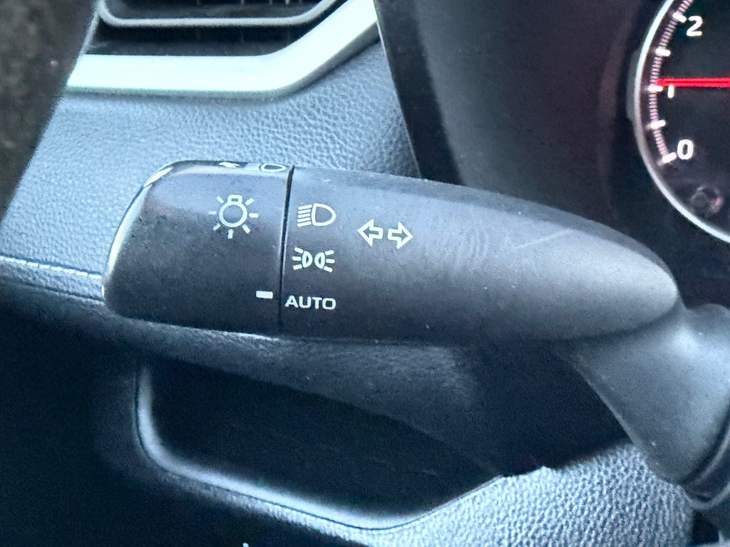 2021 Toyota RAV4 LE AWD / INSPECTÉ / RÉPARÉ / 1 SEUL PROPRIÉTAIRE in Thetford Mines, Quebec - 36 - w1024h768px