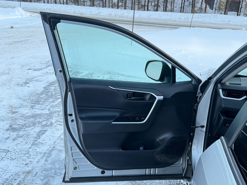 2021 Toyota RAV4 LE AWD / INSPECTÉ / RÉPARÉ / 1 SEUL PROPRIÉTAIRE in Thetford Mines, Quebec - 27 - w1024h768px